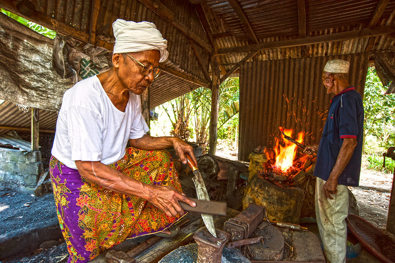 keris-making